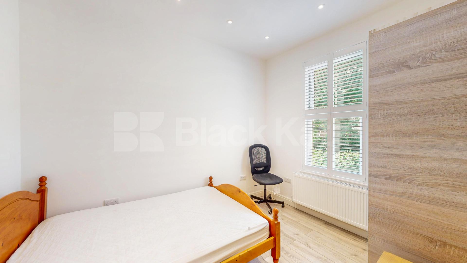 Elegant & Expansive Six Bed 4 Bath Residence with Private Garden in Holloway Mayton Street, Holloway